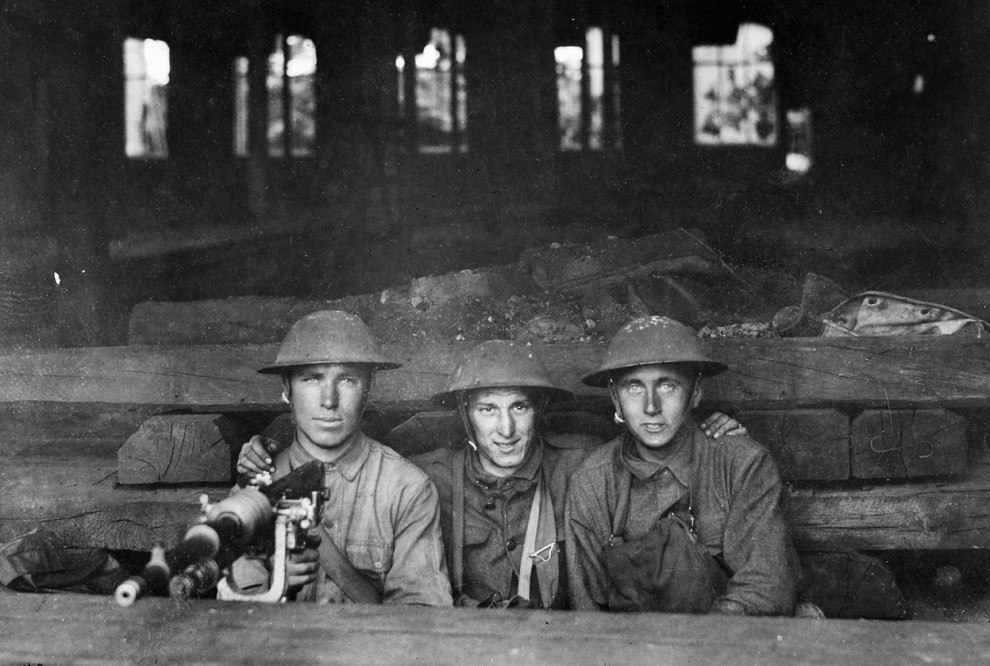 Солдаты роты А 9-го пулемётного батальона армии США в Шато-Тьерри, Франция, 7 июня 1918 года.