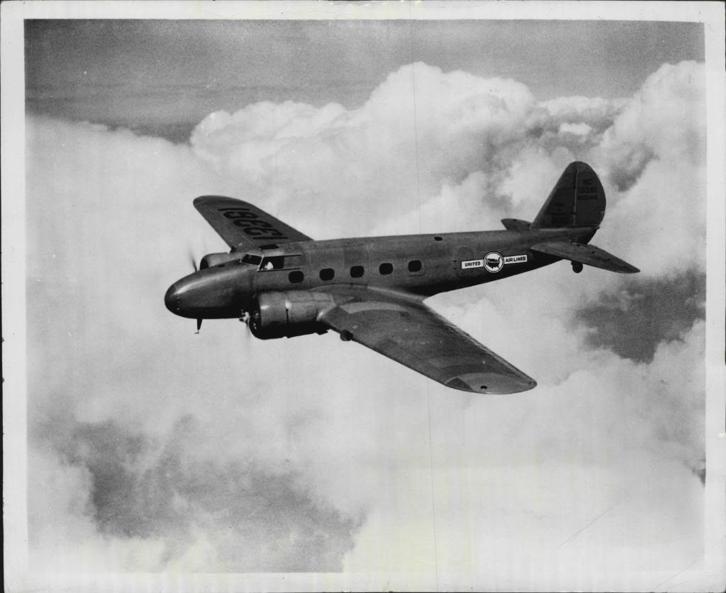 Первый авиалайнер фирмы Боинг - модель 247